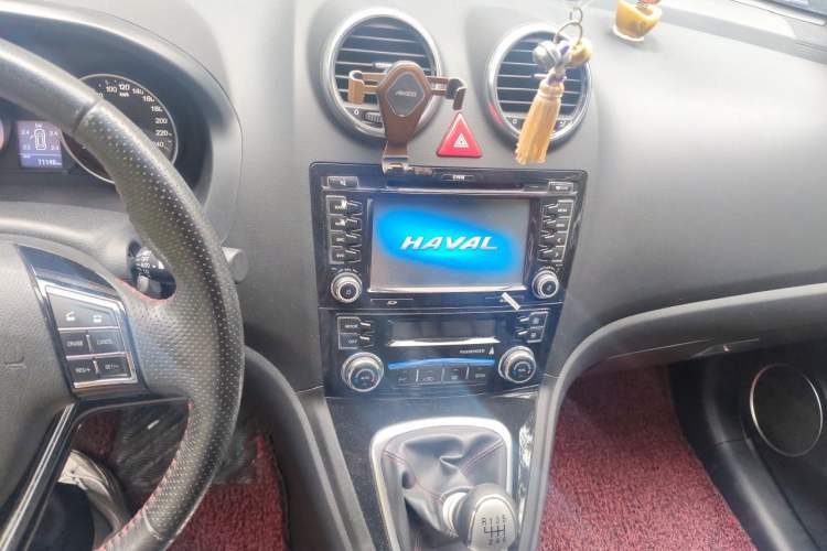 Used Haval H6 2013 Upgraded Model 1.5T Manual Two-Wheel Drive Prestige Version Audio And AC Panel