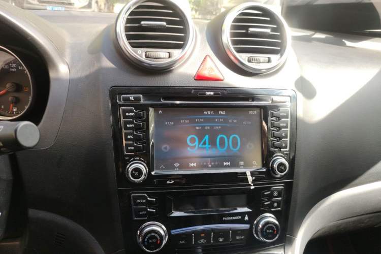 Used Haval H6 2013 Upgraded Model 1.5T Manual Two-Wheel Drive Elite Version Audio And AC Panel