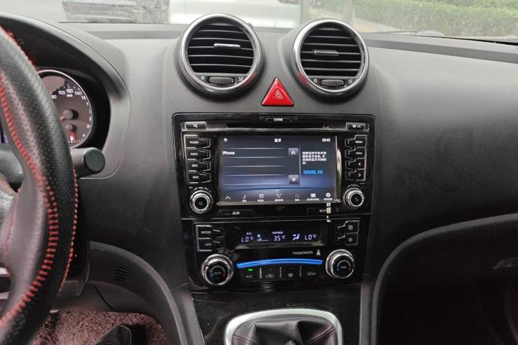 Used Haval H6 2013 Upgraded Model 1.5T Manual Two-Wheel Drive Elite Version Audio And AC Panel