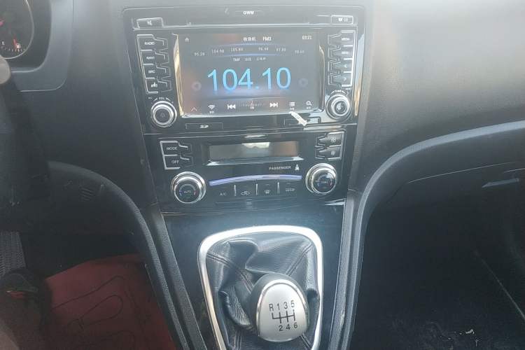 Used Haval H6 2013 Upgraded Model 1.5T Manual Two-Wheel Drive Elite Version Audio And AC Panel