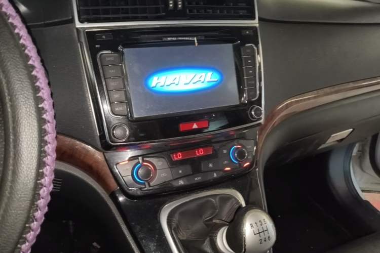 Used Haval H6 2013 Sports Edition 1.5T Manual Two-Wheel Drive Elite Model Audio And AC Panel