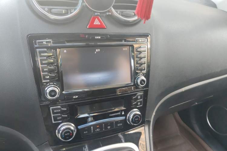 Used Haval H6 2013 Upgraded Model 1.5T Manual Two-Wheel Drive Elite Version Audio And AC Panel