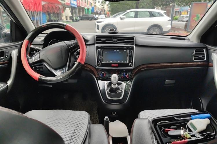 Used Haval H6 2013 Sport Edition 1.5T Manual 4x4 Elite Model Center Console