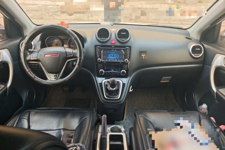 Used Haval H6 2013 Upgraded Model 1.5T Manual Two-Wheel Drive Elite Version Center Console