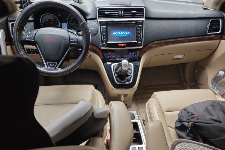 Used Haval H6 2013 Sport Edition 1.5T Manual Two-Wheel Drive Prestige Model Center Console