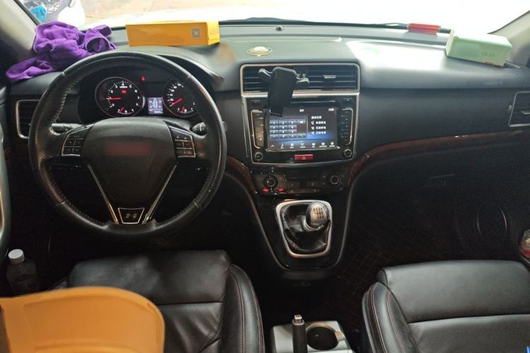 Used Haval H6 2013 Sport Edition 1.5T Manual Two-Wheel Drive Prestige Model Center Console