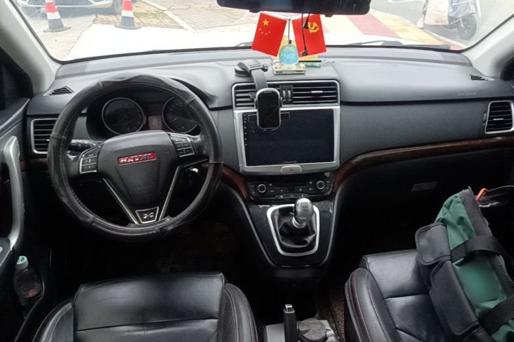 Used Haval H6 2013 Sports Edition 1.5T Manual Two-Wheel Drive Elite Model Center Console