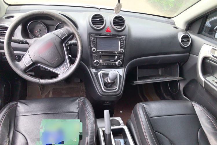 Used Haval H6 2013 Upgraded Model 1.5T Manual Two-Wheel Drive Elite Version Center Console