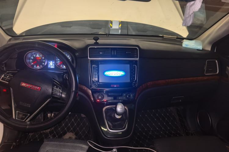 Used Haval H6 2013 Sport Edition 1.5T Manual Two-Wheel Drive Prestige Model Center Console