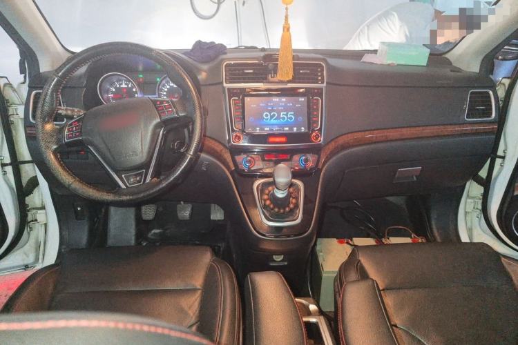 Used Haval H6 2013 Sport Edition 1.5T Manual Two-Wheel Drive Prestige Model Center Console