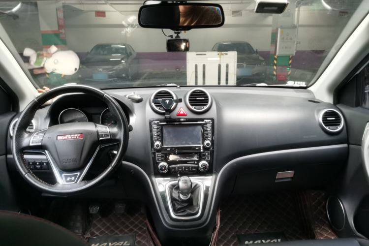 Used Haval H6 2013 Upgraded Model 1.5T Manual Two-Wheel Drive Elite Version Center Console