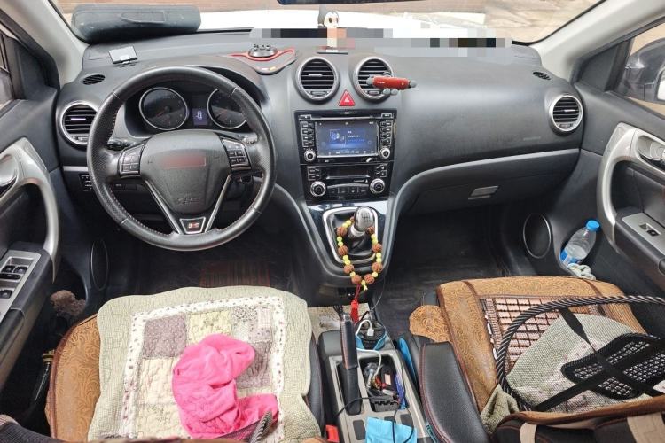 Used Haval H6 2013 Upgraded Model 1.5T Manual Two-Wheel Drive Elite Version Center Console