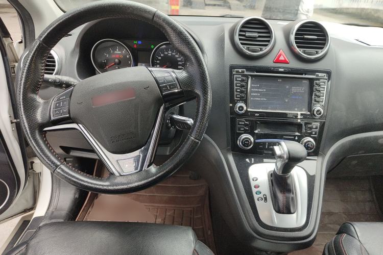 Used Haval H6 2013 Upgraded Model 2.4L Automatic Two-Wheel Drive Prestige Version
