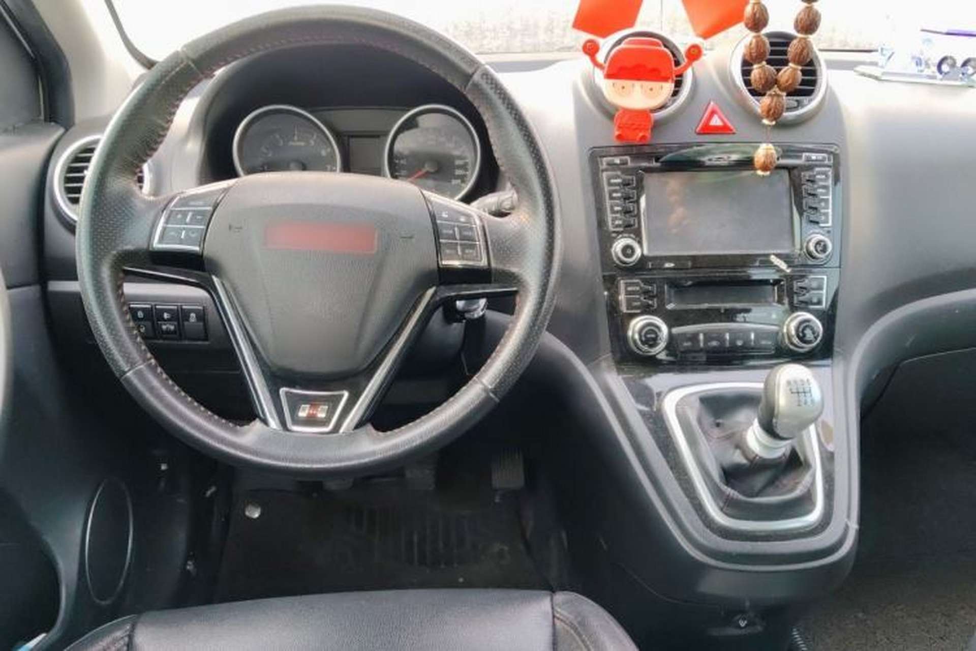 Used Haval H6 2013 Sports Edition 1.5T Manual Two-Wheel Drive Elite Model Center Console