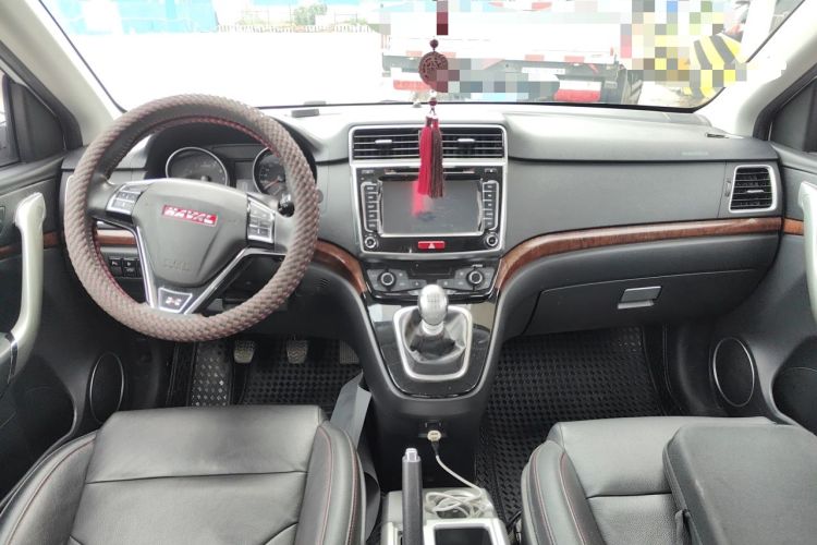 Used Haval H6 2013 Sports Edition 1.5T Manual Two-Wheel Drive Elite Model Center Console