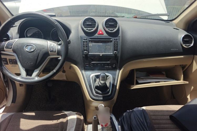 Used Haval H6 2013 Sport Edition 1.5T Manual Two-Wheel Drive Urban Model Center Console