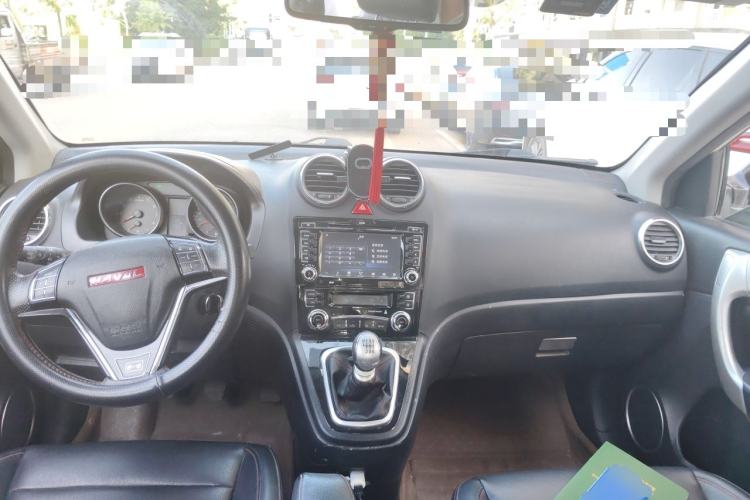 Used Haval H6 2013 Upgraded Model 1.5T Manual Two-Wheel Drive Elite Version Center Console