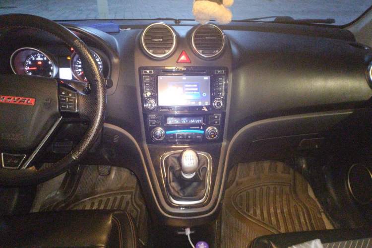 Used Haval H6 2013 Upgraded Model 1.5T Manual Two-Wheel Drive Elite Version Center Console