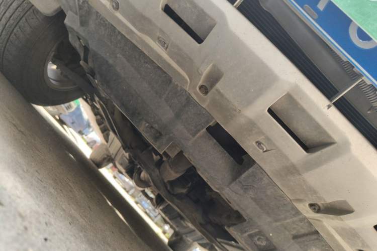 Used Haval H6 2013 Upgraded Model 2.4L Automatic Two-Wheel Drive Elite Version Chassis Front