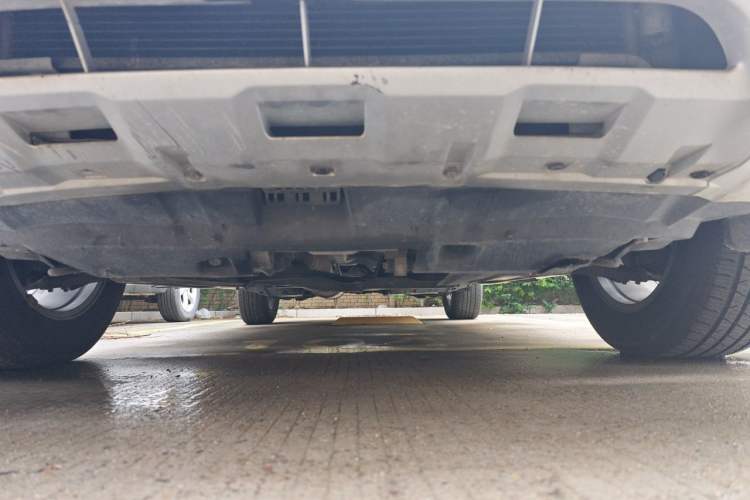 Used Haval H6 2013 Upgraded Model 1.5T Manual Two-Wheel Drive Elite Version Chassis Front