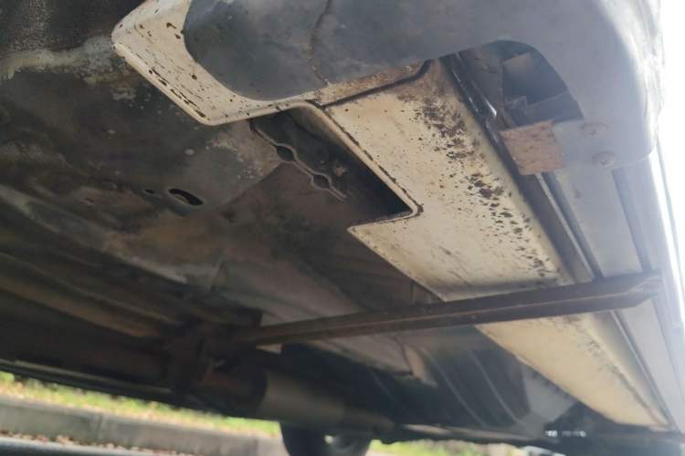 Used Haval H6 2013 Upgraded Model 1.5T Manual Two-Wheel Drive Urban Version Chassis Front Left