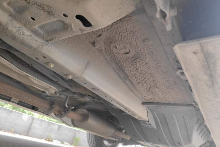Used Haval H6 2013 Upgraded Model 1.5T Manual Two-Wheel Drive Elite Version Chassis Front Left