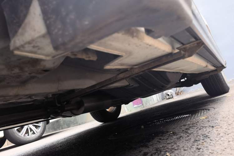 Used Haval H6 2013 Upgraded Model 1.5T Manual Two-Wheel Drive Elite Version Chassis Front Left