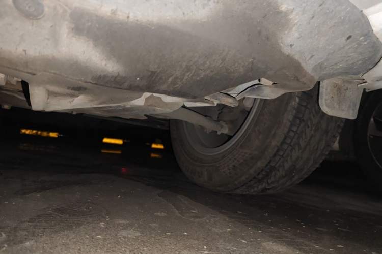 Used Haval H6 2013 Upgraded Model 1.5T Manual Two-Wheel Drive Elite Version Chassis Front Left