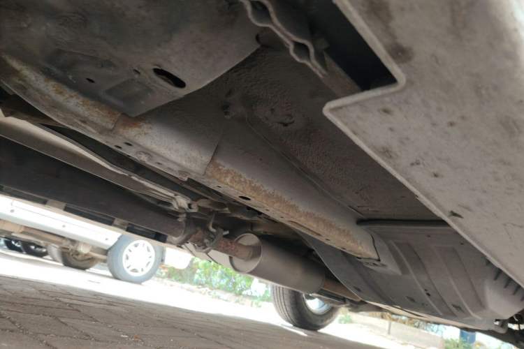 Used Haval H6 2013 Upgraded Model 1.5T Manual Two-Wheel Drive Elite Version Chassis Front Left