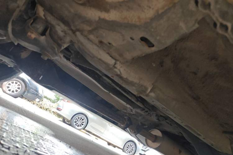 Used Haval H6 2013 Upgraded Model 1.5T Manual Two-Wheel Drive Elite Version Chassis Front Left