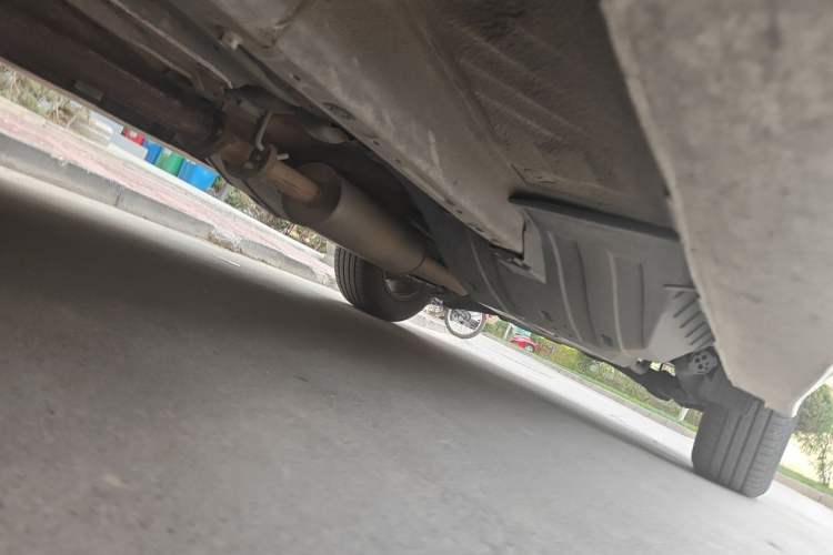 Used Haval H6 2013 Upgraded Model 1.5T Manual Two-Wheel Drive Elite Version Chassis Front Left