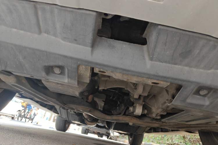 Used Haval H6 2013 Upgraded Model 1.5T Manual Two-Wheel Drive Elite Version Chassis Front