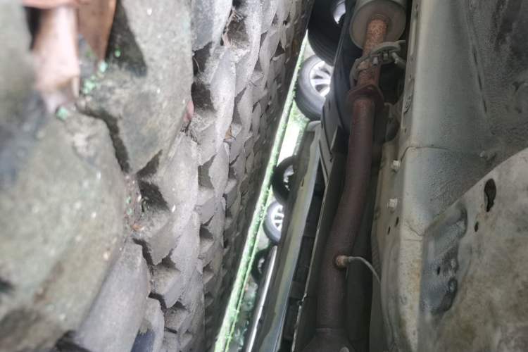 Used Haval H6 2013 Upgraded Model 2.4L Automatic Two-Wheel Drive Prestige Version Chassis Front Right