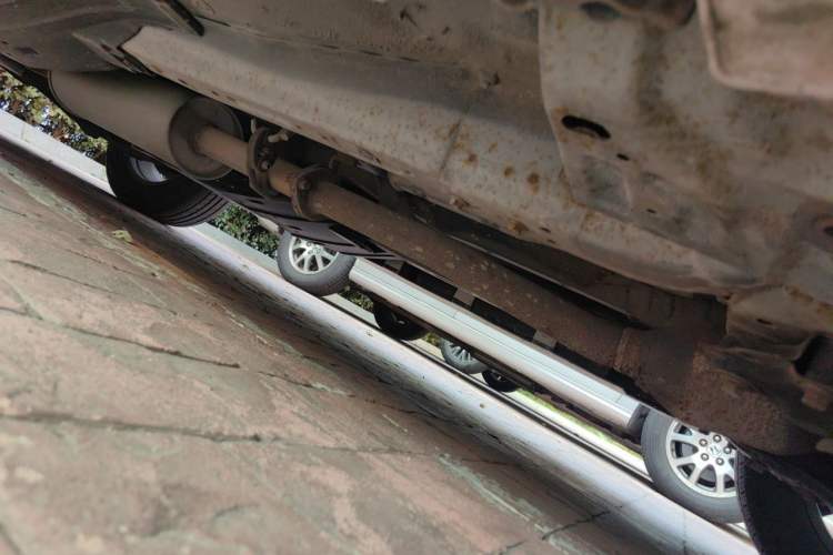 Used Haval H6 2013 Upgraded Model 1.5T Manual Two-Wheel Drive Elite Version Chassis Front Right