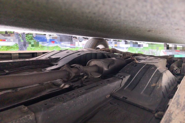 Used Haval H6 2013 Upgraded Model 1.5T Manual Two-Wheel Drive Elite Version Chassis Front Right