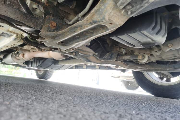 Used Haval H6 2013 Upgraded Model 1.5T Manual Two-Wheel Drive Elite Version Chassis Front Right