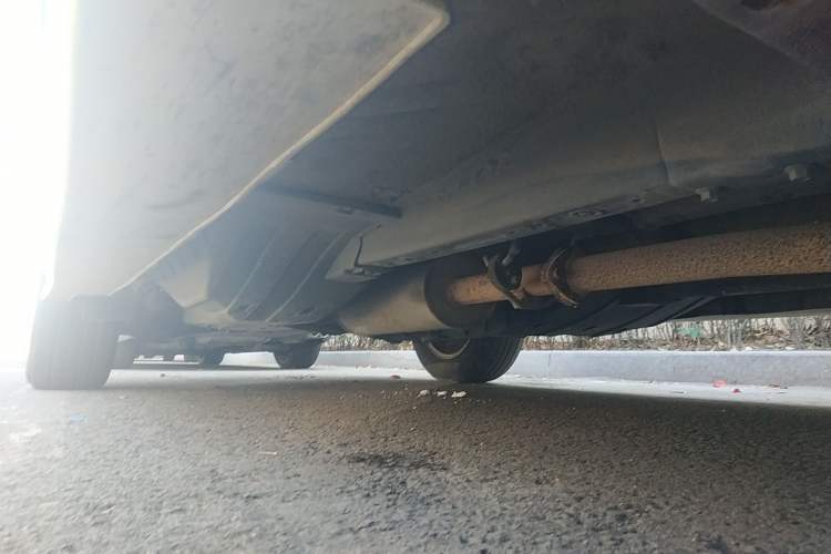Used Haval H6 2013 Upgraded Model 1.5T Manual Two-Wheel Drive Elite Version Chassis Front Right
