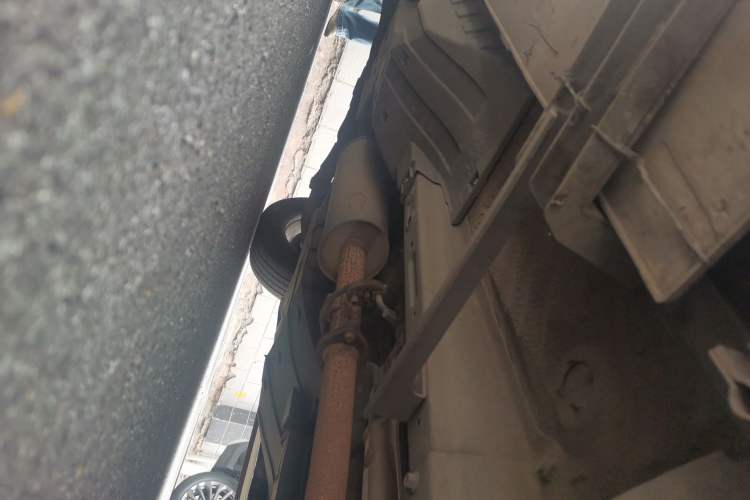 Used Haval H6 2013 Upgraded Model 2.4L Automatic Two-Wheel Drive Elite Version Chassis Front Right