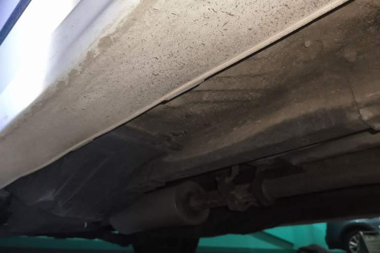 Used Haval H6 2013 Upgraded Model 1.5T Manual Two-Wheel Drive Elite Version Chassis Front Right