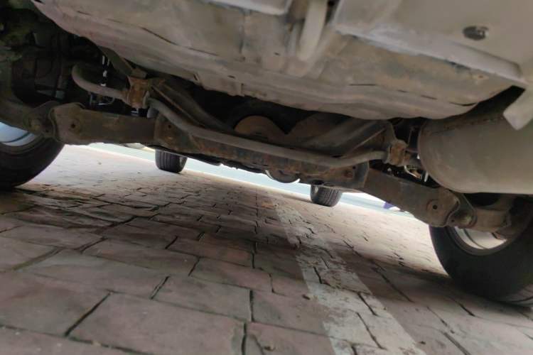 Used Haval H6 2013 Upgraded Model 1.5T Manual Two-Wheel Drive Elite Version Chassis Rear