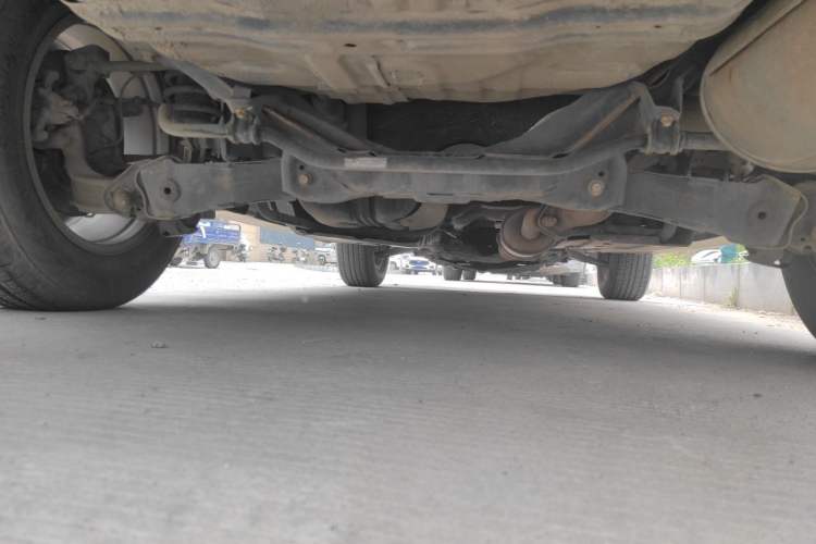 Used Haval H6 2013 Upgraded Model 1.5T Manual Two-Wheel Drive Elite Version Chassis Rear