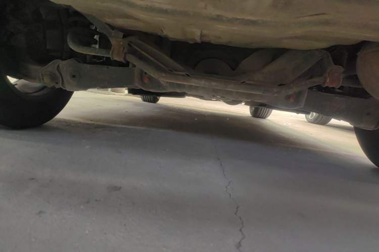 Used Haval H6 2013 Upgraded Model 1.5T Manual Two-Wheel Drive Urban Version Chassis Rear