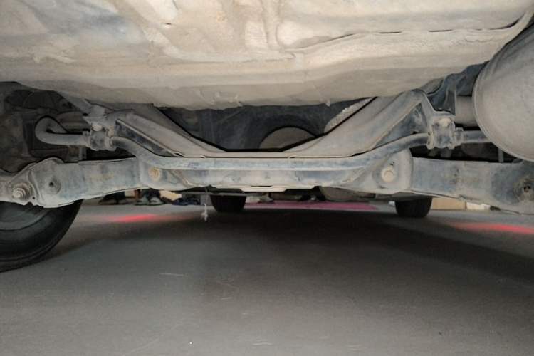 Used Haval H6 2013 Sports Edition 1.5T Manual Two-Wheel Drive Elite Model Chassis Rear