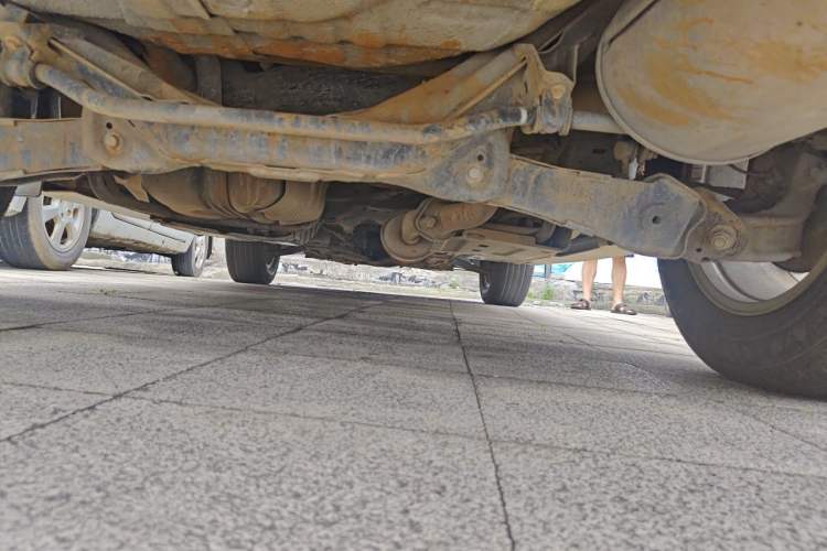 Used Haval H6 2013 Upgraded Model 1.5T Manual Two-Wheel Drive Elite Version Chassis Rear