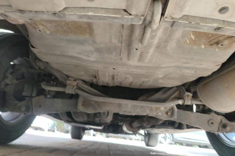 Used Haval H6 2013 Upgraded Model 1.5T Manual Two-Wheel Drive Elite Version Chassis Rear