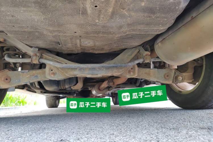 Used Haval H6 2013 Upgraded Model 1.5T Manual Two-Wheel Drive Elite Version Chassis Rear