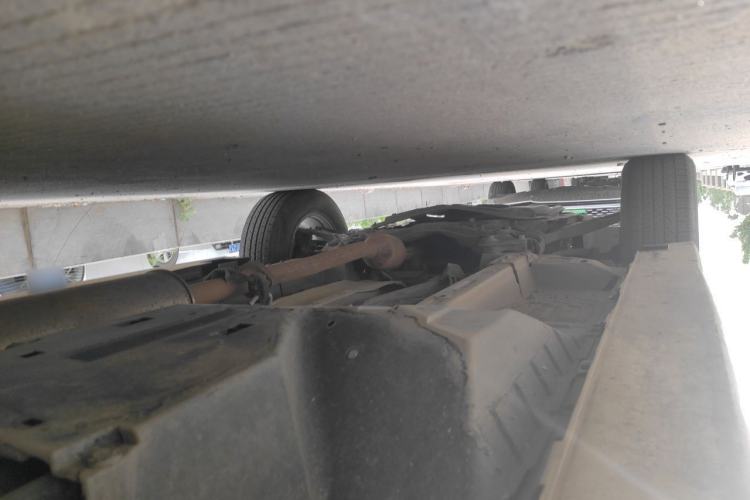 Used Haval H6 2013 Upgraded Model 1.5T Manual Two-Wheel Drive Elite Version Chassis Rear Left