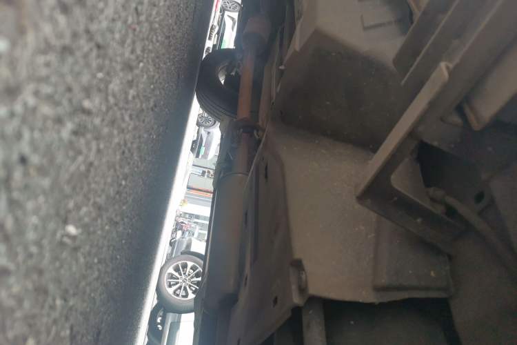 Used Haval H6 2013 Upgraded Model 2.4L Automatic Two-Wheel Drive Elite Version Chassis Rear Left