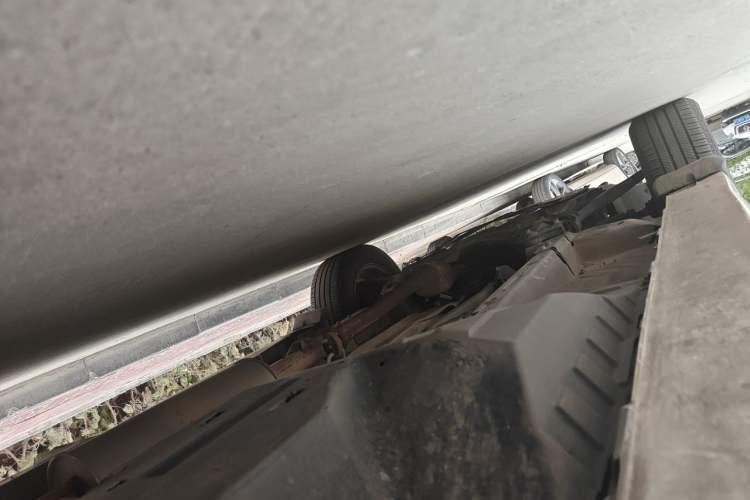 Used Haval H6 2013 Upgraded Model 1.5T Manual Two-Wheel Drive Elite Version Chassis Rear Left