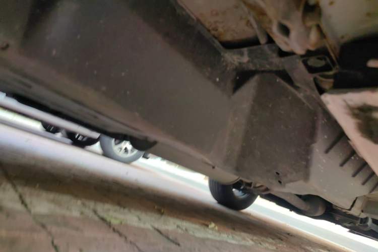 Used Haval H6 2013 Upgraded Model 1.5T Manual Two-Wheel Drive Elite Version Chassis Rear Right